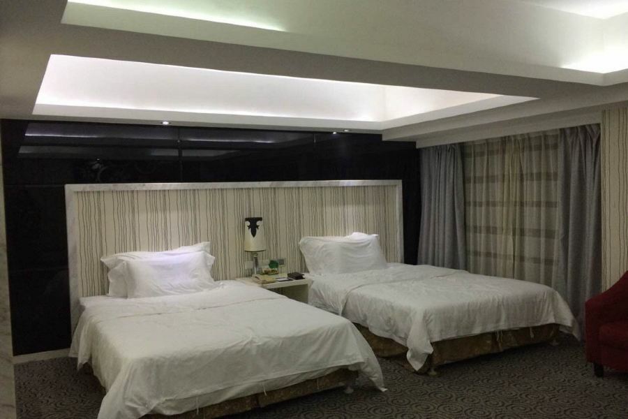 Perthden Hotel Шънджън Екстериор снимка