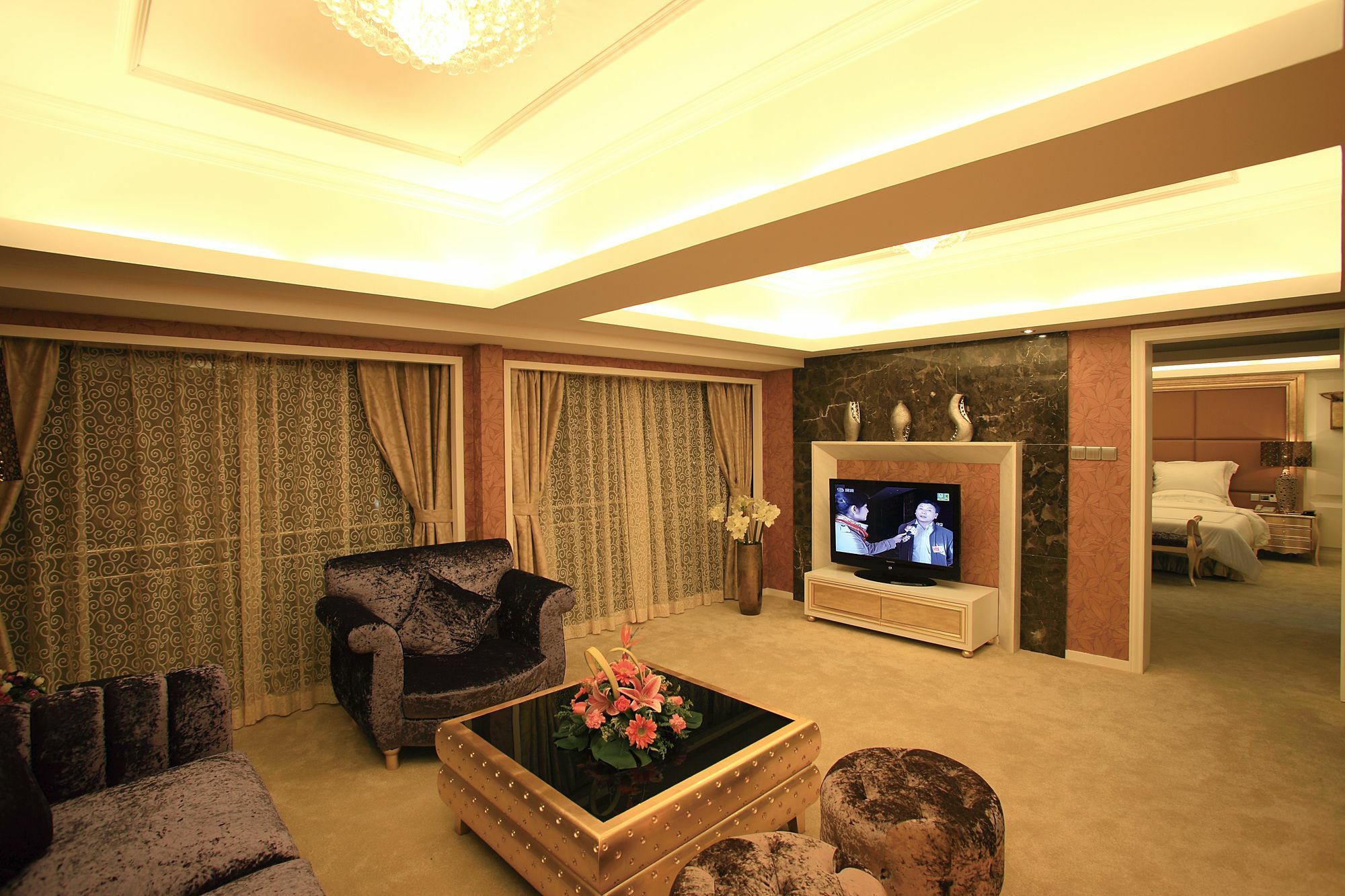 Perthden Hotel Шънджън Екстериор снимка