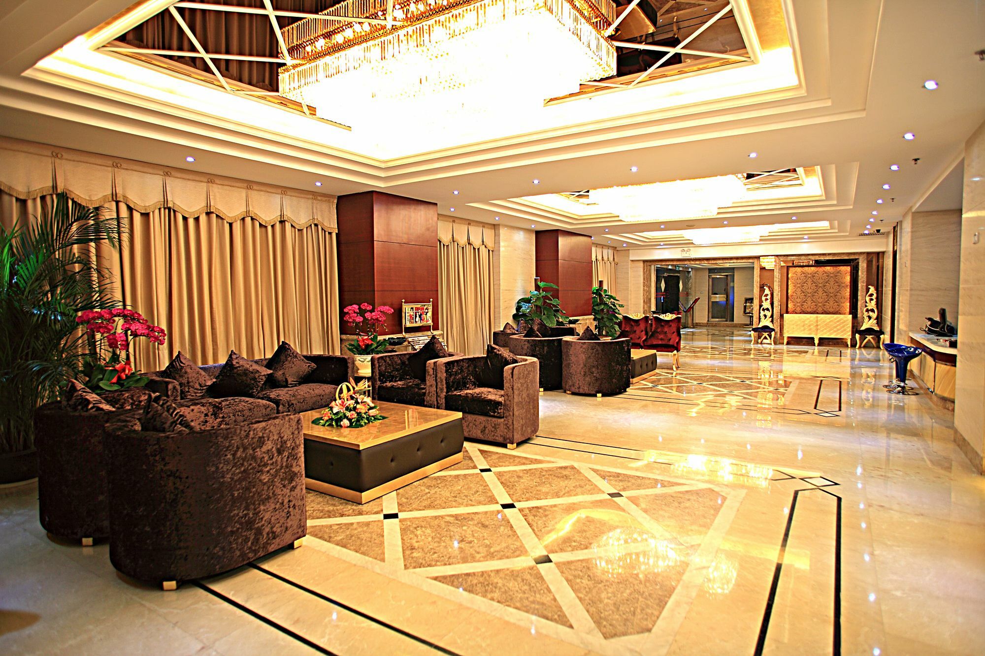 Perthden Hotel Шънджън Екстериор снимка