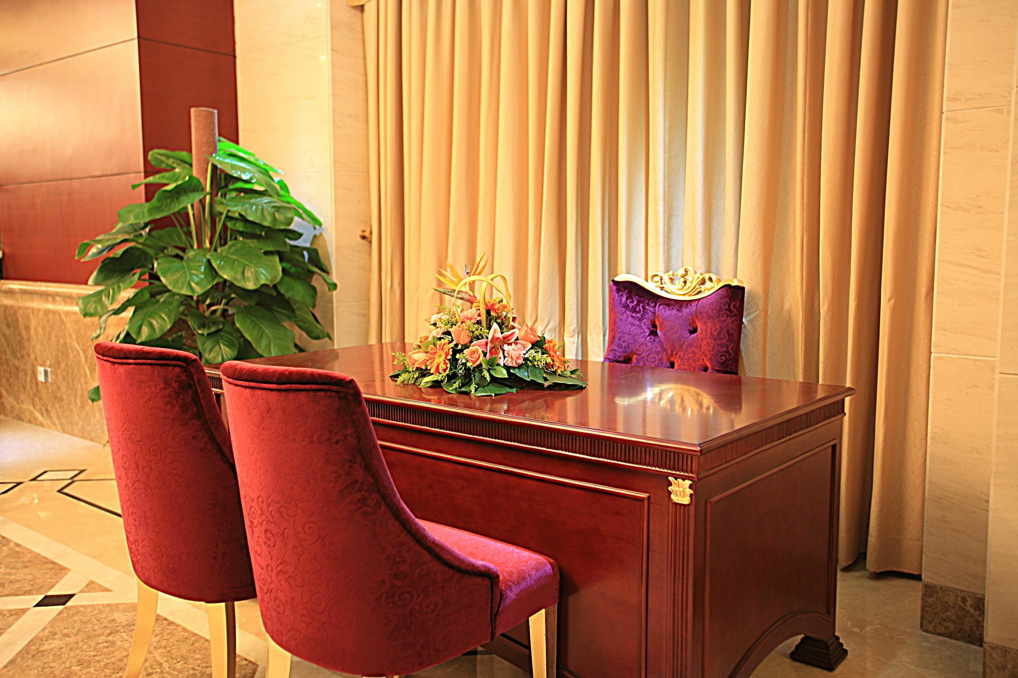 Perthden Hotel Шънджън Екстериор снимка