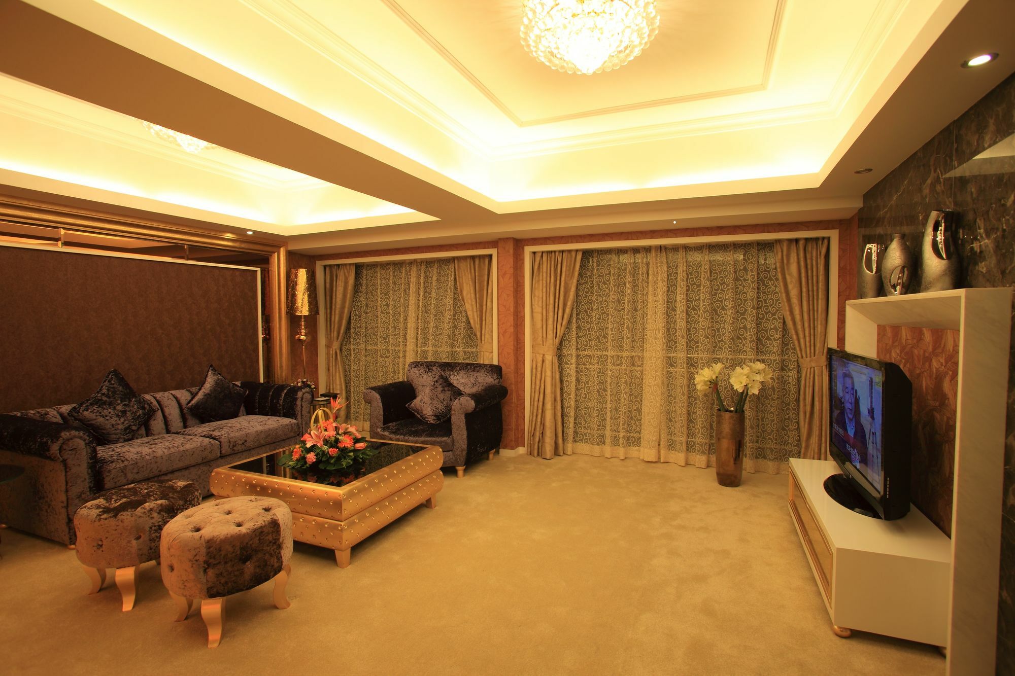Perthden Hotel Шънджън Екстериор снимка