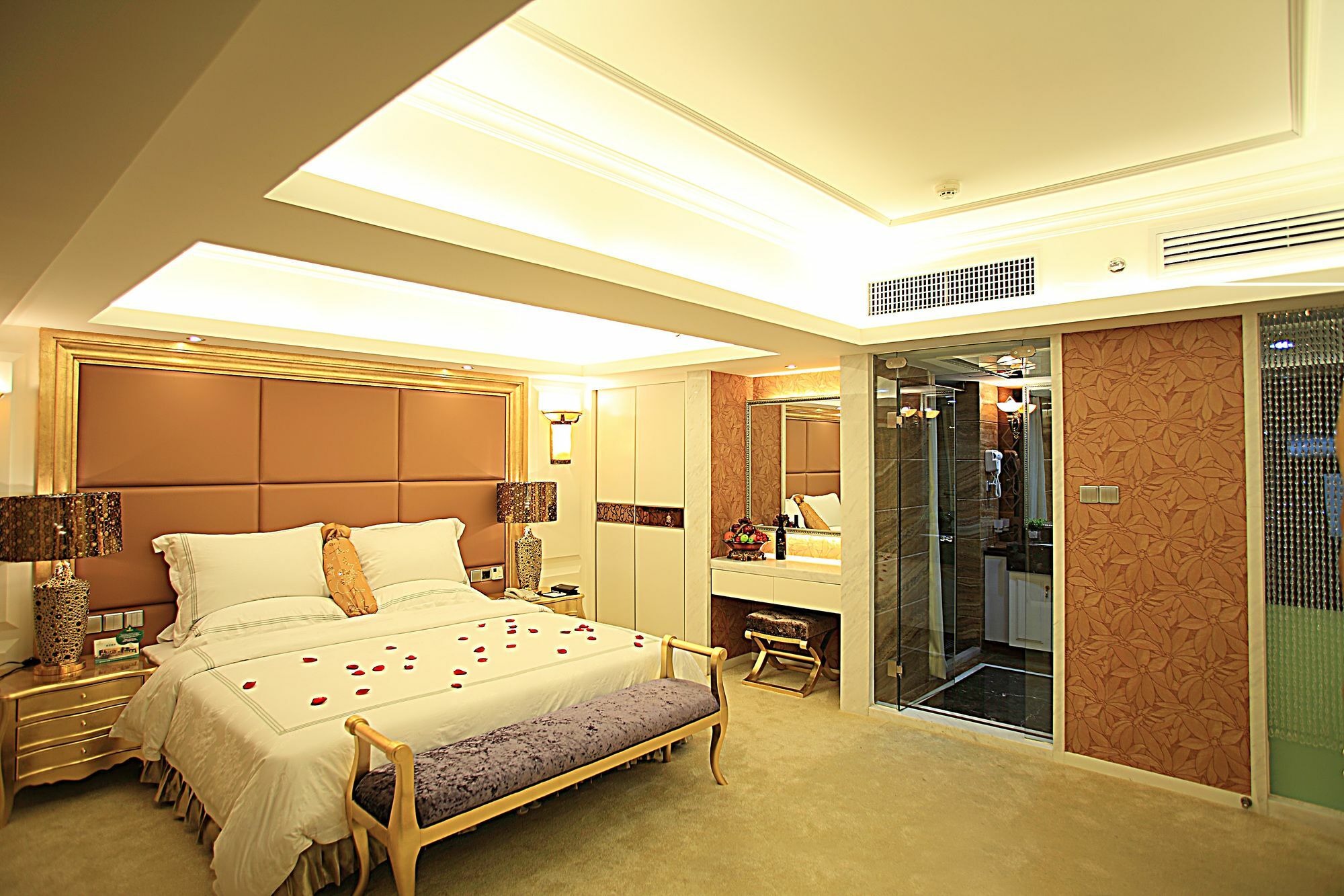 Perthden Hotel Шънджън Екстериор снимка