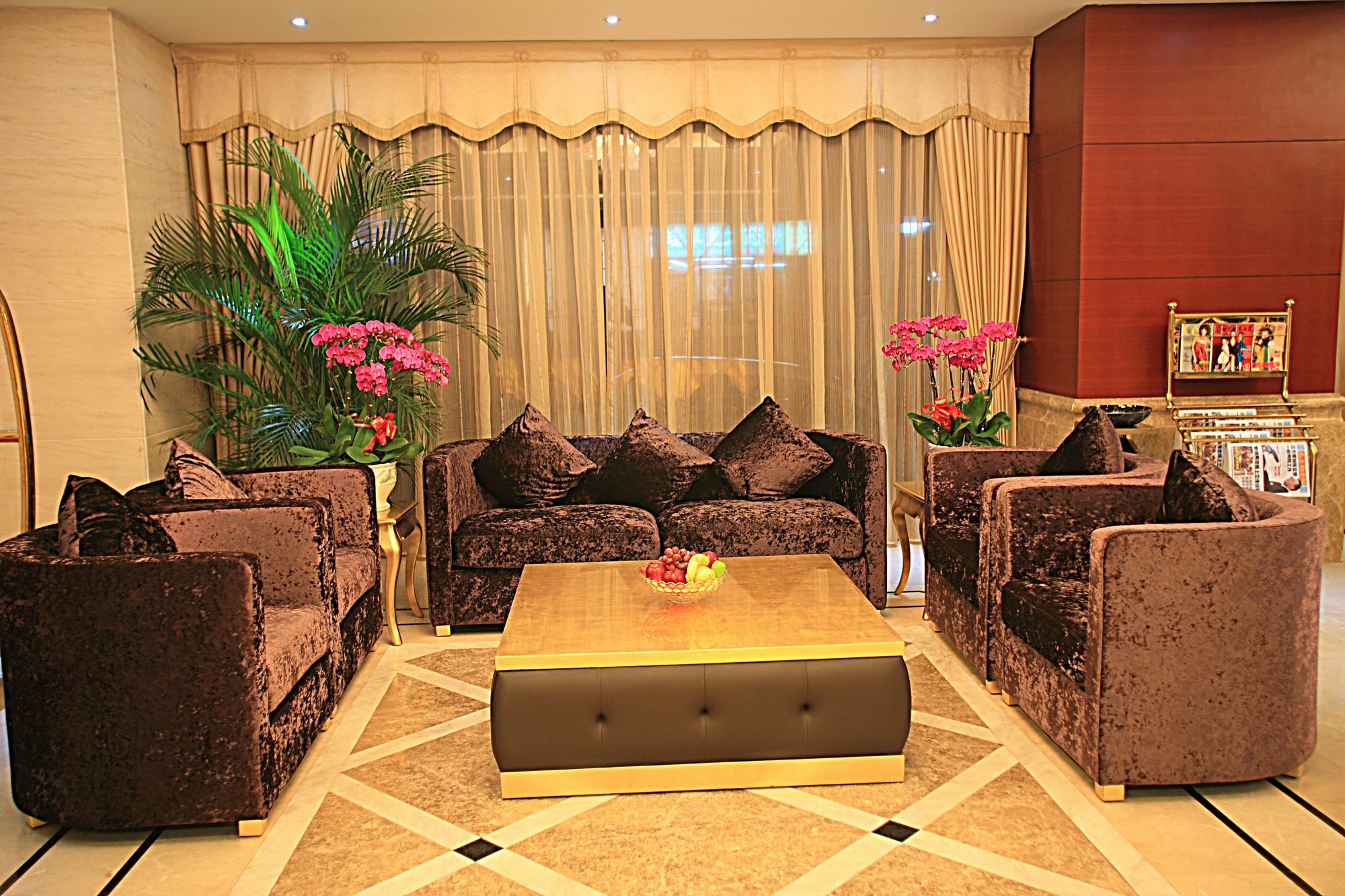 Perthden Hotel Шънджън Екстериор снимка