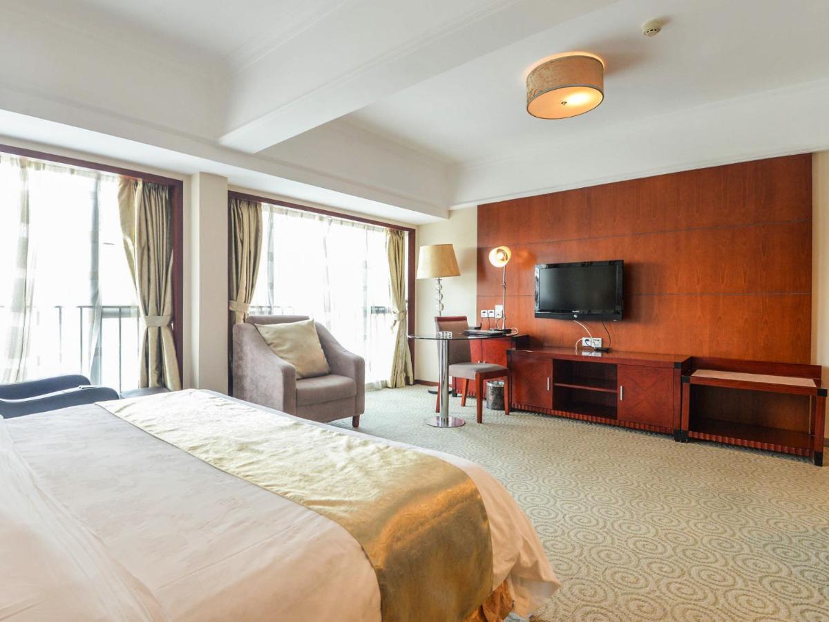 Perthden Hotel Шънджън Екстериор снимка